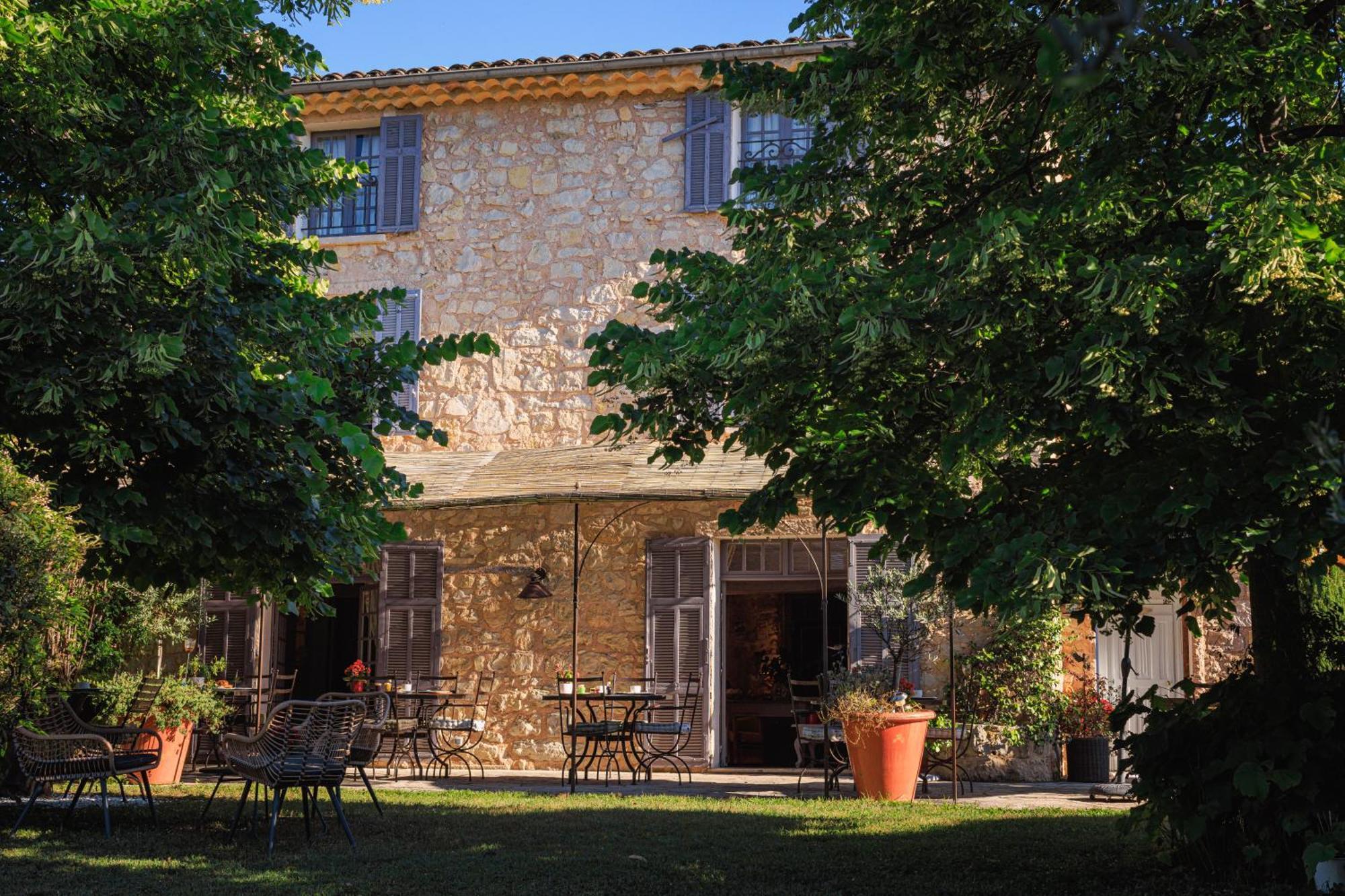 Hotel Du Clos Le Rouret Exterior photo