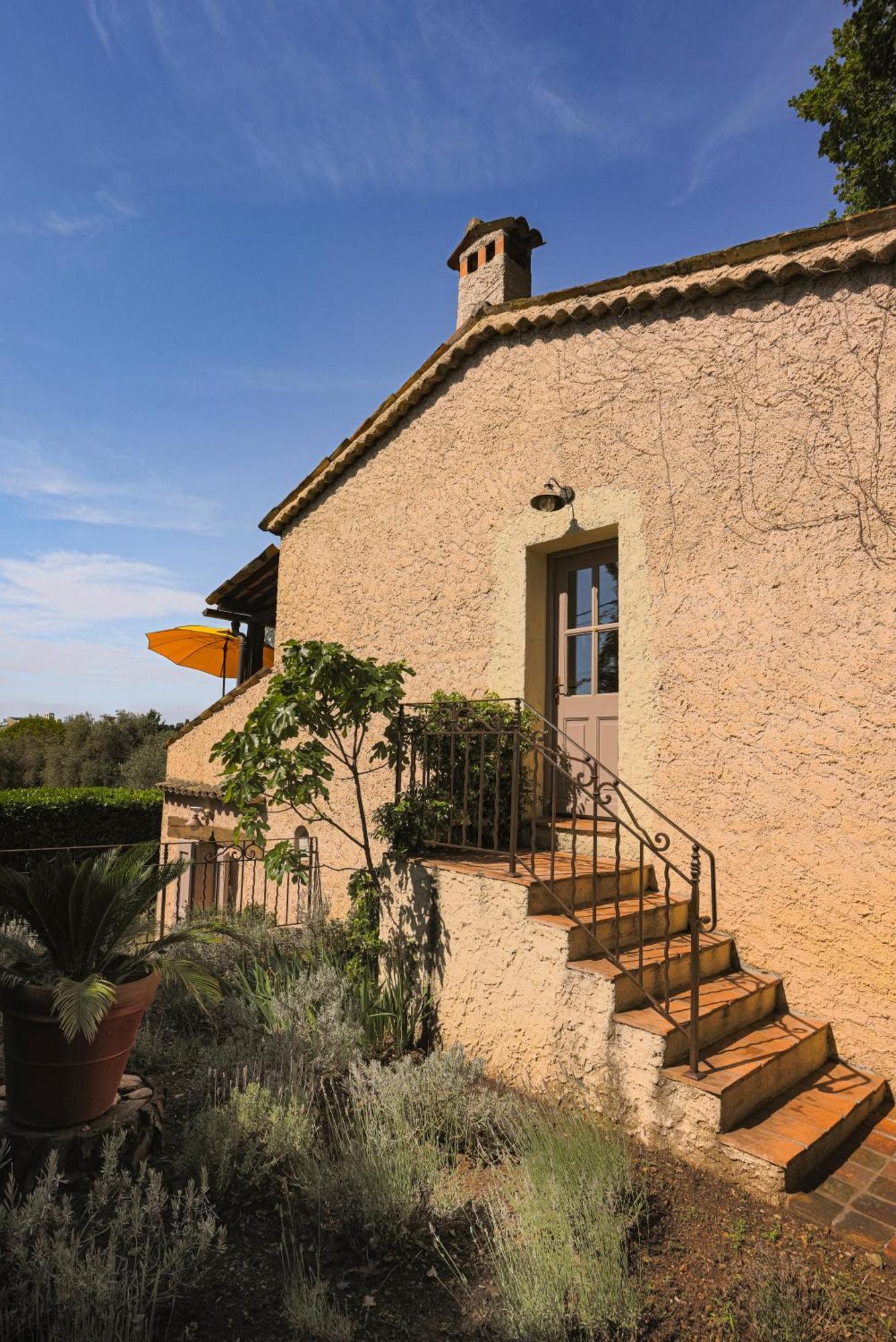 Hotel Du Clos Le Rouret Exterior photo