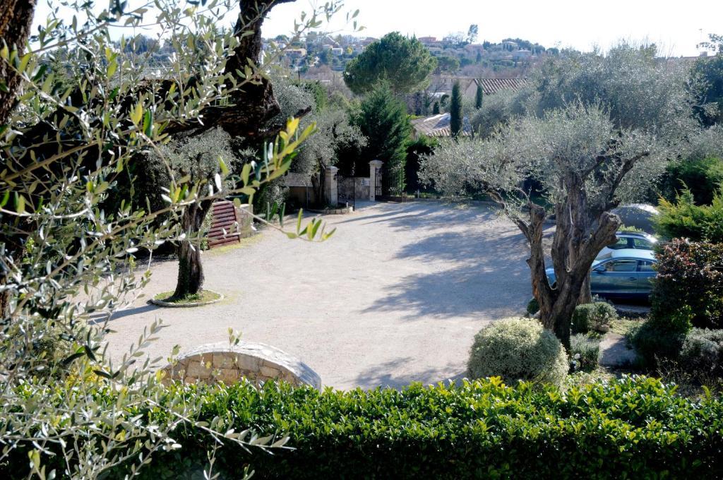 Hotel Du Clos Le Rouret Exterior photo