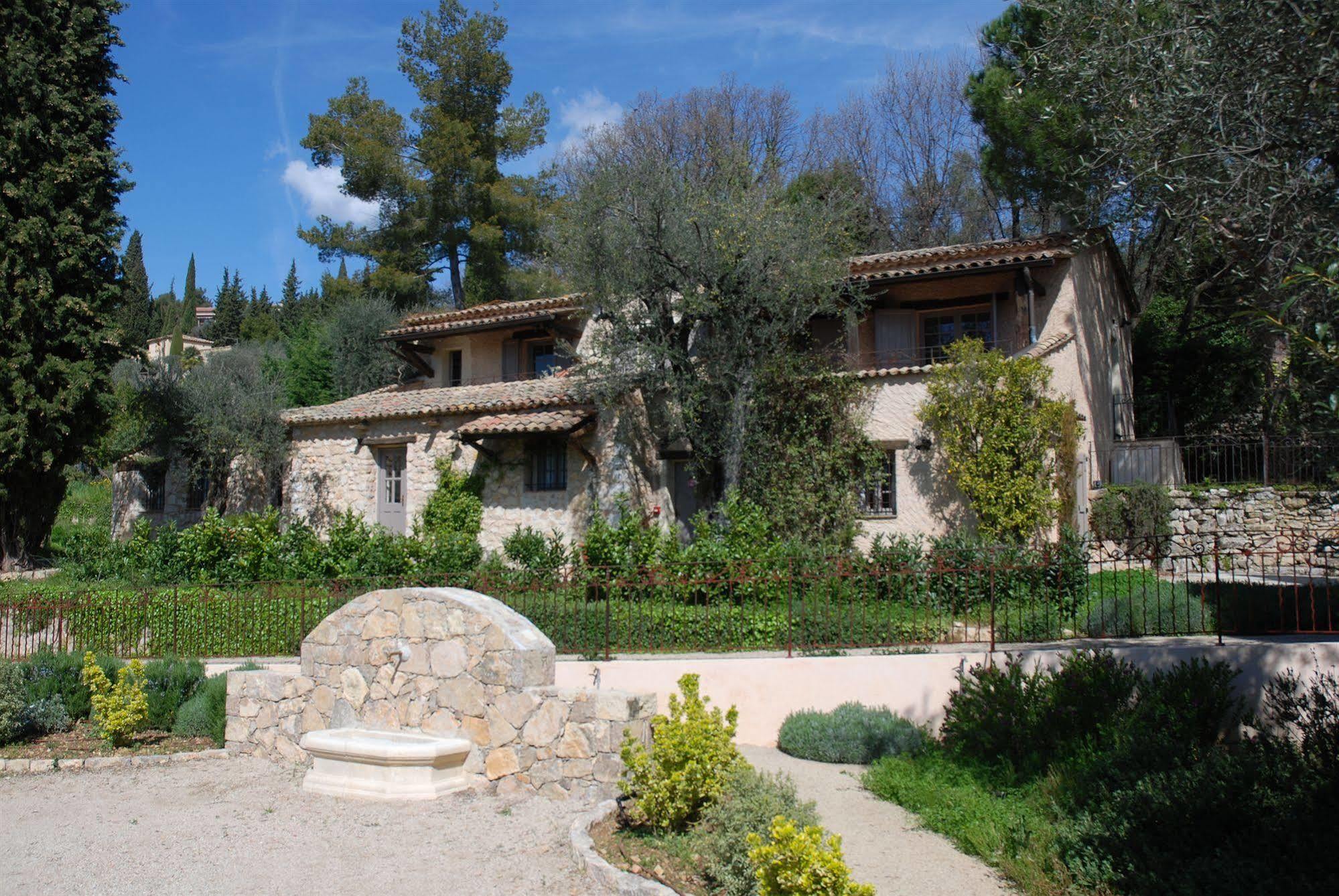 Hotel Du Clos Le Rouret Exterior photo